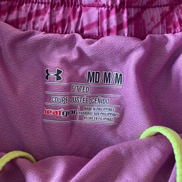 Women’s Under Armour shorts size medium - Picture 4 of 6